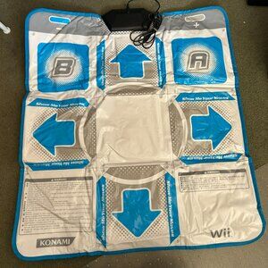 Konami Nintendo Wii Dance Mat//Dance Revolution Pad With Game Preowned Excellent